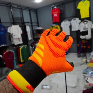 كف حارس مرمى باكستاني لزاك 