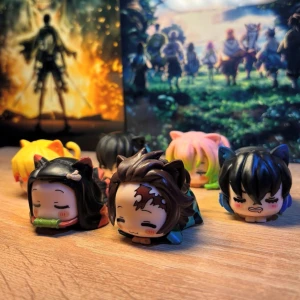 1pcs Figurine cat demon slayer