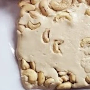 حلاوة اللحام بالكاجو 4.5 كغ 