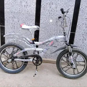 نيجر حركات مقاس 20 