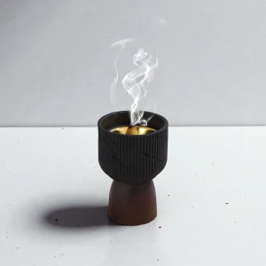 مبخرة مودرن بقاعدة خشبية