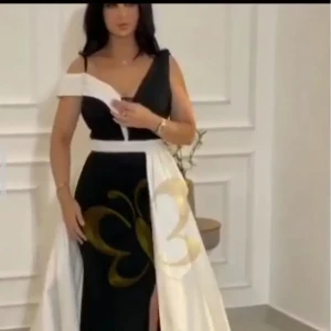 فستان 👗 نسائي ملكي انيق وجذاب 😍✨💯