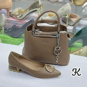 حقيبة يد فاخرة مع جزمة شبابي راقي 💯😍