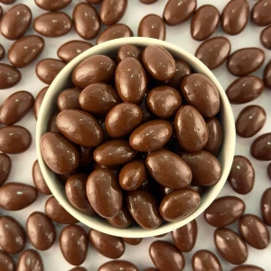 لوز بالشوكولاتة مع الحليب 