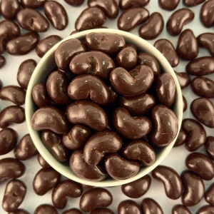 كاجو بالشوكولاتة الدارك