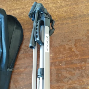 ترايبود الومنيوم مقاس 3520