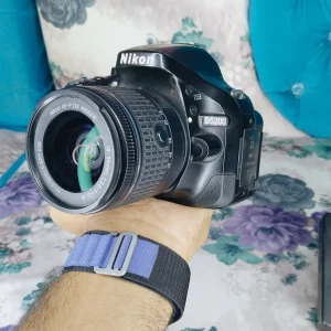 كاميرا نيكون D5200 