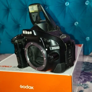 كاميرا نيكون D5200 / عوزه صيانه