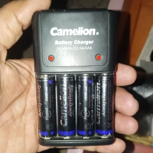 بطريات وشاحن كامليون لفلاش