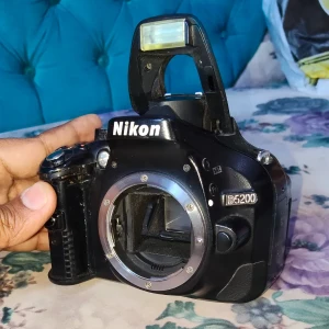 كاميرا نيكون D5200 قطع غيار 
