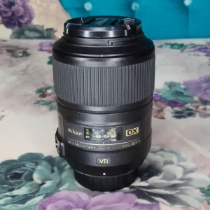 عدسة نيكون 85mm مايكرو 