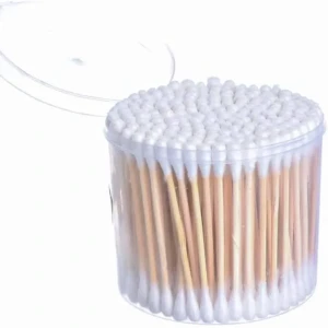 أعواد أذن من القطن