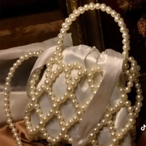 شنطة كريستال هاند ميد ✨