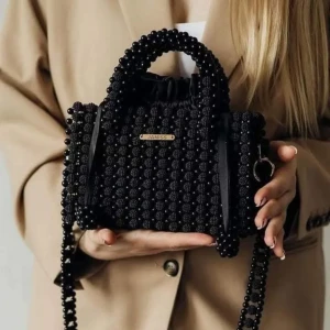 شنطة كريستال فاخرة مزينة باللؤلؤ 