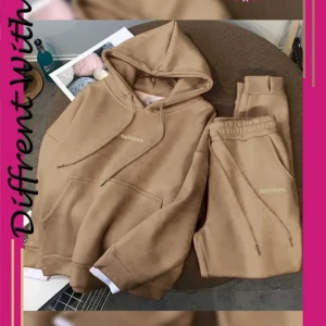 بدلة تدريب شتوية من قماش ميلتون للنساء