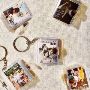 ميدالية المينى البوم✨♥️ في منها مقاسين 