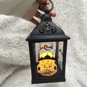 فانوس رمضان معدني بإضاءة بتصميم إسلامي 