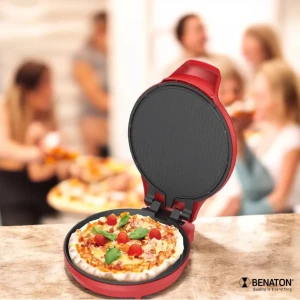   صانعة البيتزا والكيك 