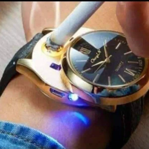 ساعة عصرية مع ولاعة وضوء ازرق 