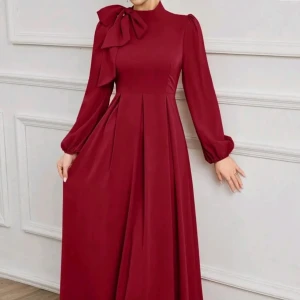 فستان موديلي برباط على الكتف