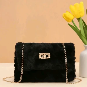 حقيبة كروس بودي لون أسود 