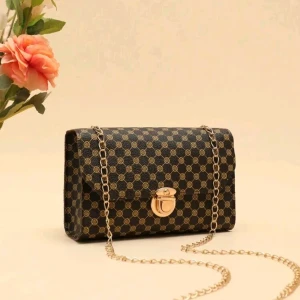 حقيبة صغيرة بطبعة حيوانية أنيقة