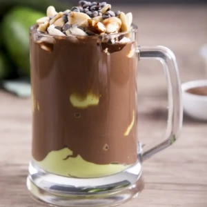 افوكا مع نيوتيلا وسط