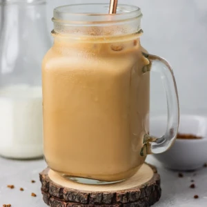 classic iced coffeeوسط