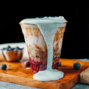 blue berry  iced coffee وسط