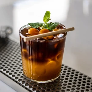 peach iced coffeeوسط