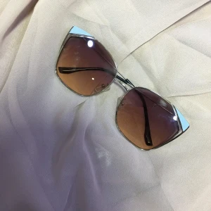 Lunette solaire femme