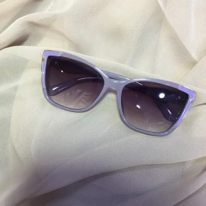 Lunette solaire femme