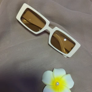 Lunette solaire femme