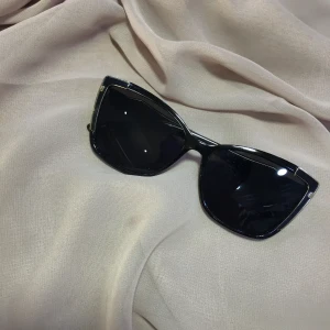 Lunette solaire femme