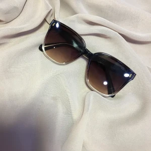 Lunette solaire femme