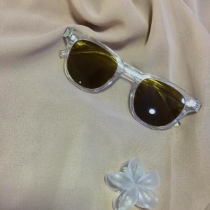 Lunette solaire femme