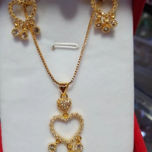 Série plaque or سلسلة + boucles