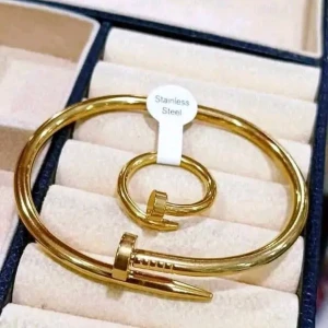 Bracelet cloue + bagues stainless steel