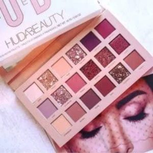 Palette eyeshadow nude 