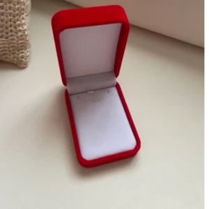 Box collier et boucles en velour