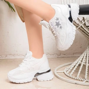 كوتشي بناتي عالي 