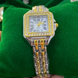 ساعة كلاسيك