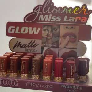 محمر الشفاة