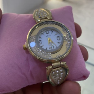 ساعة كلاسيك