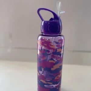 مطرة ماء مع مصاصة اطفال 