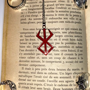 Berserk necklace 