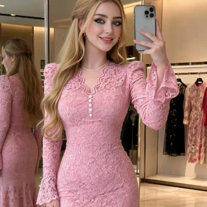 فستان كوري باللون مميز